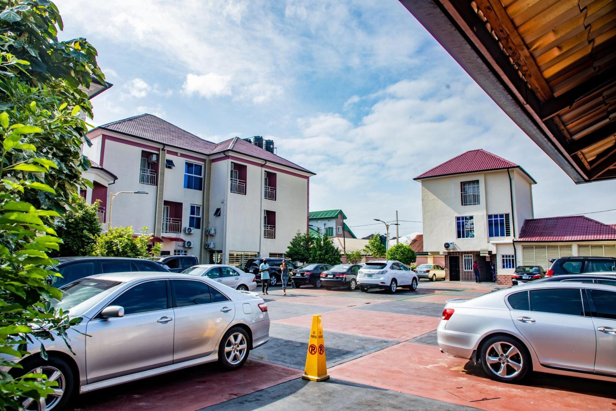Villa Hilton Hotels 우요 외부 사진